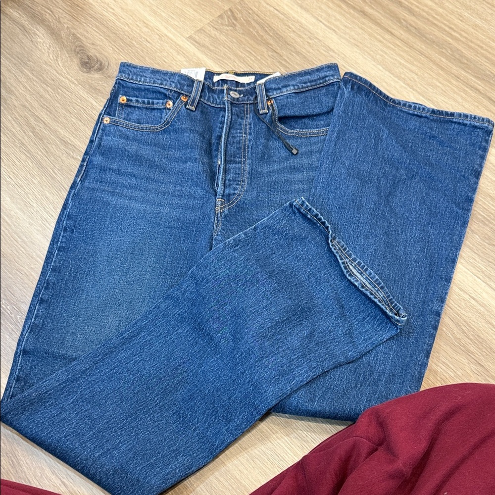 Levi's rib cage boot size 27 jeans